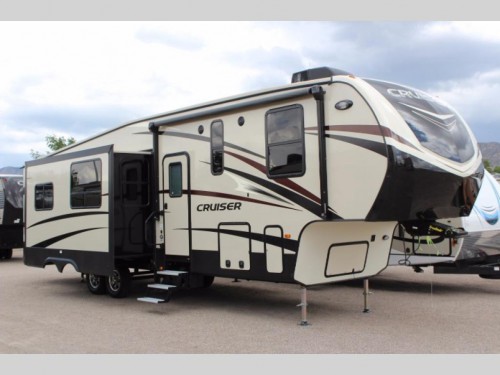 CrossRoads Cruiser Fifth Wheel